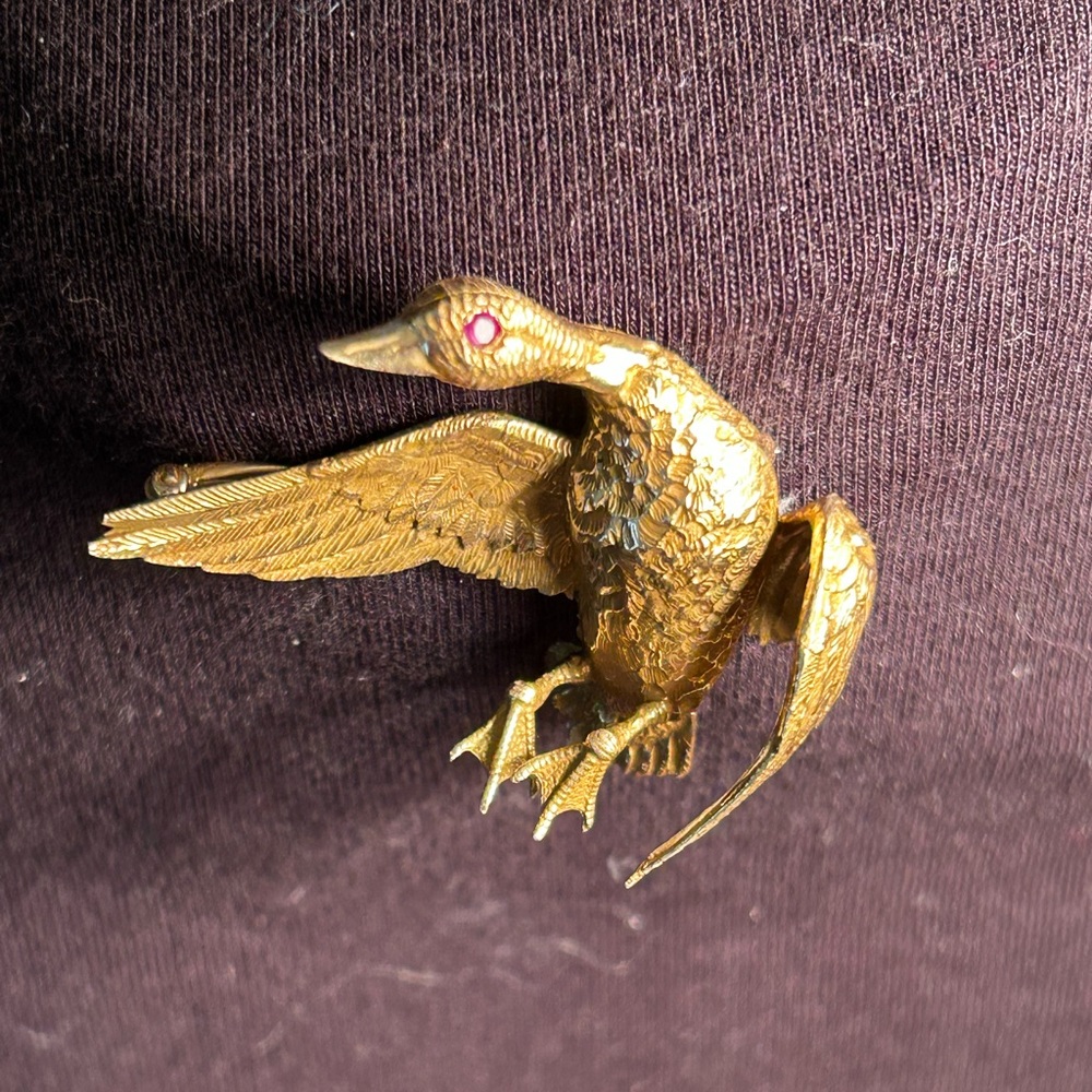 14 KT gold Bird 🦅 Pin/brooch TEMP NOT FOR SALE
